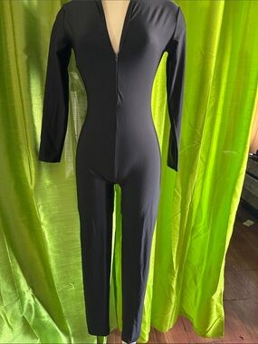 Sleek Black Long-Sleeve Zipper Jumpsuit